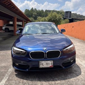 BMW 1 Serie 1 AZUL MARINO URBAN LINE 2017 UNICO DUEÑO
